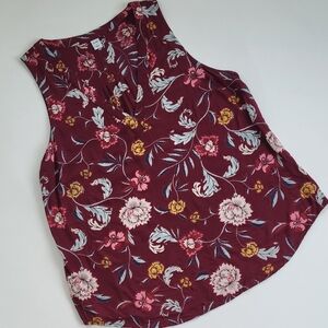 Old Navy Sleeveless Top V-neck Floral
